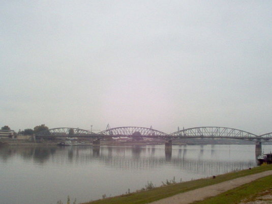 The city of Komarom is located in western Komarom-Esztergom county of northern Hungary, on the right bank of the Danube. Elizabeth bridge (Erzsbet hd) connects the city with its former northern district - this is now Komarno of Slovakia.