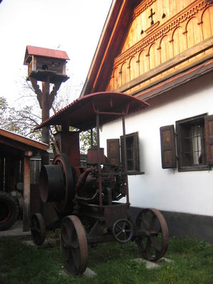 Mezkvesd results interesting and attractive for tourists not only because of its folk art. The Zsry Spa is one of the best known thermal baths of Hungary.