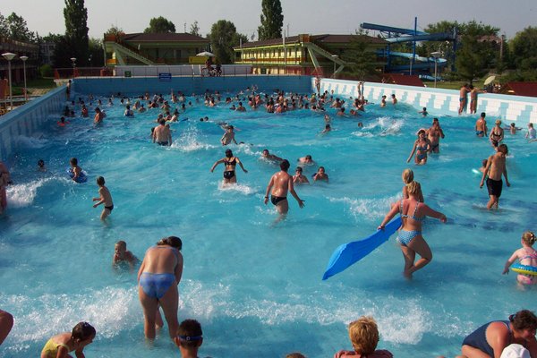 L'attrazione turistico di Mez.kvesd non  riguardante solo all'arte popolare maty, ma anche al bagno termale pi noto dell'Ungheria del nord.