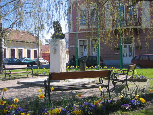 Mezkvesd results interesting and attractive for tourists not only because of its folk art. The Zsry Spa is one of the best known thermal baths of Hungary.