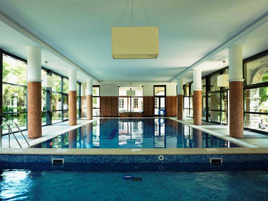 Alba Villa is located on the northern side of Lake Balaton in the resort Balatonf�red, which is the best known historical bathing town of the lake and has favourable climate by its geographical position.
