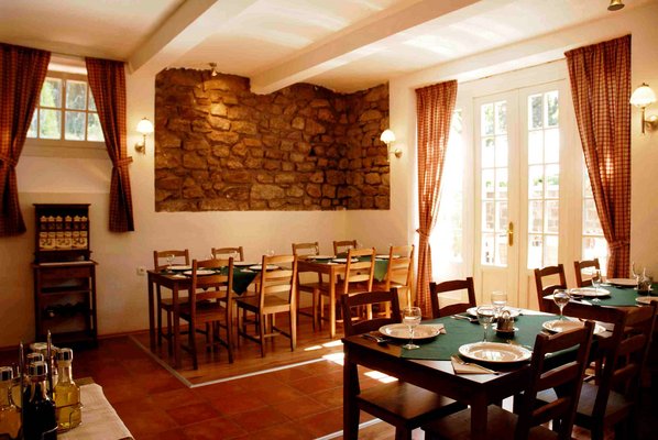 Alba Villa is located on the northern side of Lake Balaton in the resort Balatonf�red, which is the best known historical bathing town of the lake and has favourable climate by its geographical position.