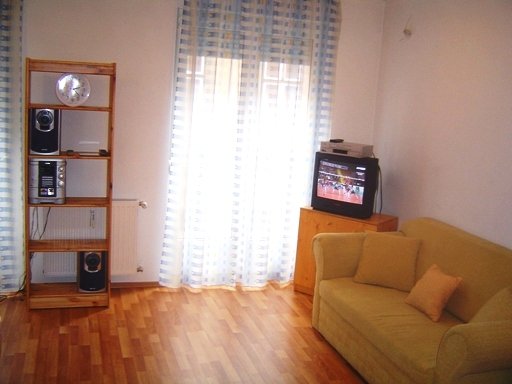 Fully equipped, new studios, one-, and two-room-apartments for 1-5 persons. There is 0-24 reception service, garage, in the new building, which is located only 50 metres from the Raday, and 150 metres from the Vaci pedestrian steet.