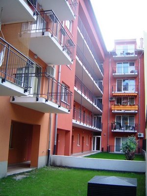 Fully equipped, new studios, one-, and two-room-apartments for 1-5 persons. There is 0-24 reception service, garage, in the new building, which is located only 50 metres from the Raday, and 150 metres from the Vaci pedestrian steet.