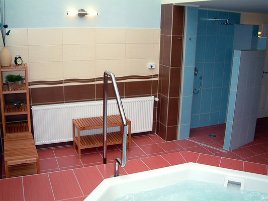 The Anett's Villa is situated in one of H�v�z's most flowery and wonderful streets, in a peaceful, natural environment, yet not far from the lake and the town centre.