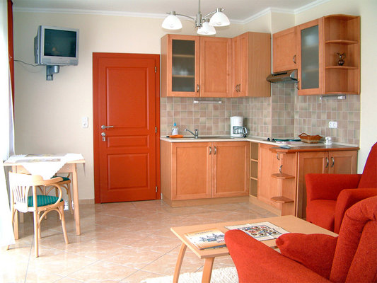 The Anett's Villa is situated in one of H�v�z's most flowery and wonderful streets, in a peaceful, natural environment, yet not far from the lake and the town centre.