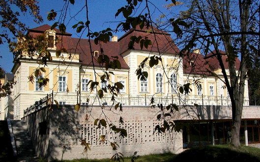 The perfect combination of style, comfort and elegance, Count Apponyi Castle Hotel lies in the middle of a 5.5-hectare park in the small village of Hgysz, in Southwest Hungary, 160 kms far from Budapest.