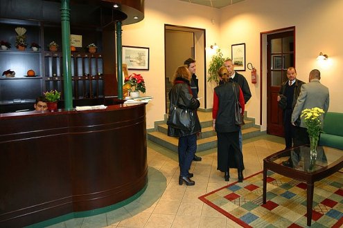 Hotel Aqua is located in Eger, only 100 meters away from the Turkish Bath, the open air bath and the Aladar Bitskey swimming pool. The hotel maintains 16 air-conditioned rooms.