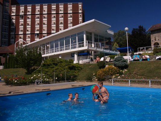 Our hotel is located close to the thermal lake of H�v�z (300 m). It's open all year round and waiting for you with high quality services. The hotel offers - in addition to the traditional health preservation cures - also different fitness, wellness and beauty packages.
