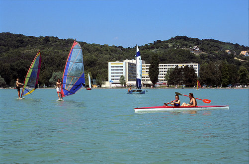 The 4-star club is a hotel and holiday village complex which lays on a 13 hectares area. It is located on the edge of the Tihany-peninsula which became a nature reserve in 1952.