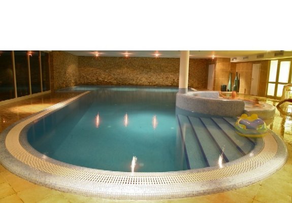 The luxurious Echo Residence apartment hotel, with one of the best views in Tihany, receives guests year-round. This summer vacation paradise in the heart of Tihany is perched on Kopasz Hill, above the Yacht Club and lakeside bathing area.