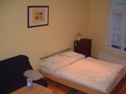 Elite Studios are located in center of Budapest, about 300 meters from the Small Boulevard (K�roly K�r�t) and Astoria. The world famous synagogue is 50 meters far from the building.