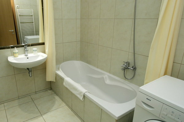 Elite Studios are located in center of Budapest, about 300 meters from the Small Boulevard (K�roly K�r�t) and Astoria. The world famous synagogue is 50 meters far from the building.