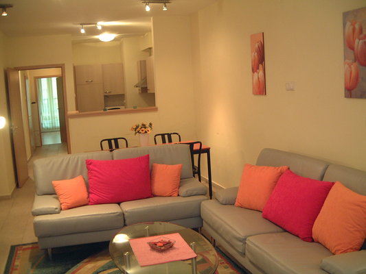 Elite Studios are located in center of Budapest, about 300 meters from the Small Boulevard (K�roly K�r�t) and Astoria. The world famous synagogue is 50 meters far from the building.