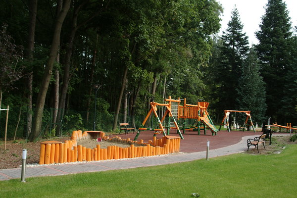Hotel Fagus**** is a new conference and wellness hotel situated in the forests of L�v�r Hills in the green belt of Sopron, just 7 kms far from the border of Hungary and Austria, 15 kms from Lake Fert�, 60 kms from Vienna and 220 kms from Budapest.