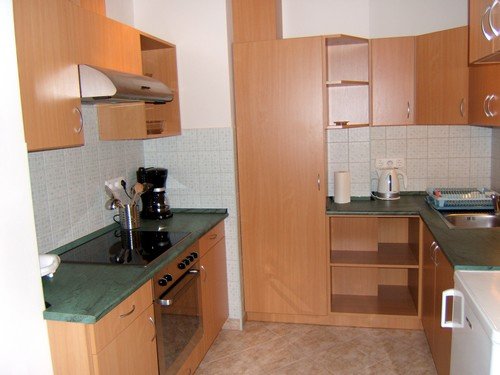 The modern and fully furnished accommodations range in size from studios to one and two-bedroom apartments, located within a few steps away from the Great Synagogue and a few minutes walk of the main pedestrian area.