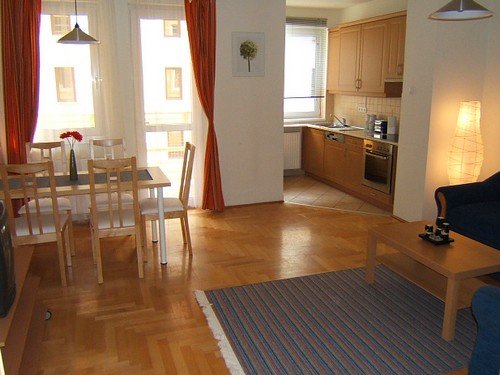 The modern and fully furnished accommodations range in size from studios to one and two-bedroom apartments, located within a few steps away from the Great Synagogue and a few minutes walk of the main pedestrian area.