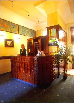 With a downtown location just metres away from V�ci utca (Budapest's most fashionable shopping street), Leo Pension offers comfortable rooms with high-quality cherrywood furniture at excellent rates.