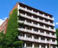 Leslie Apartments