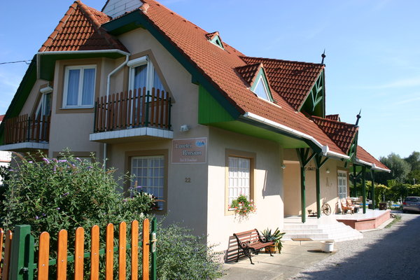 Pension Lorelei is located in Gyenesdias, at the northern shore of Lake Balaton, at the south-west foot of Keszthely Mountains. The main industry of Gyenesdias is the tourism.