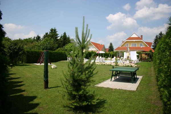 Pension Lorelei is located in Gyenesdias, at the northern shore of Lake Balaton, at the south-west foot of Keszthely Mountains. The main industry of Gyenesdias is the tourism.