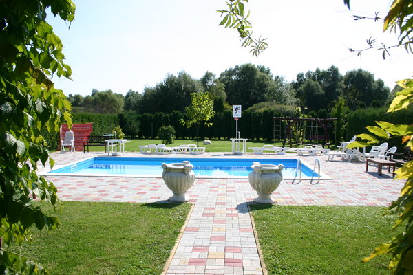 Pension Lorelei is located in Gyenesdias, at the northern shore of Lake Balaton, at the south-west foot of Keszthely Mountains. The main industry of Gyenesdias is the tourism.