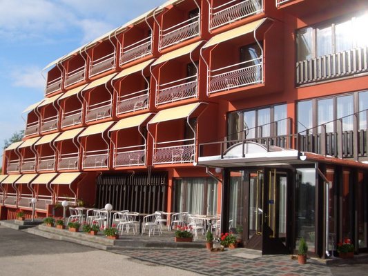 Hotel Margar�ta is a popular and constantly developing holiday destination located in a favoured part of Balatonf�red, right next to the 71 motorway.
