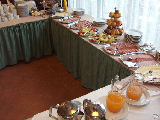 Hotel Margar�ta is a popular and constantly developing holiday destination located in a favoured part of Balatonf�red, right next to the 71 motorway.
