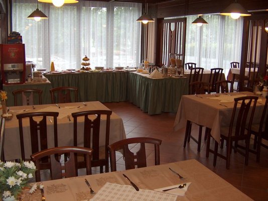 Hotel Margar�ta is a popular and constantly developing holiday destination located in a favoured part of Balatonf�red, right next to the 71 motorway.
