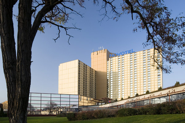 This 4 star conference hotel with unique facilities is situated in picturesque surroundings, in the Chesnut Garden. It is linked to the renovated Budapest Congress & World Trade Center by a closed corridor.