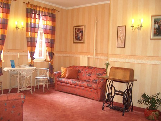 Our Pension and Restaurant awaits its guests along main road 65, at Honv�d street 73, in a cozy environment, only 1500 meters away from highway M7. The area of the pension covers 8000 m2 in size, and it is located ca. 3,5 Kms away from Lake Balaton.