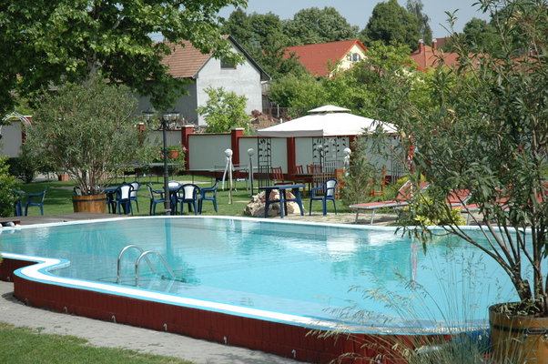 Our Pension and Restaurant awaits its guests along main road 65, at Honv�d street 73, in a cozy environment, only 1500 meters away from highway M7. The area of the pension covers 8000 m2 in size, and it is located ca. 3,5 Kms away from Lake Balaton.