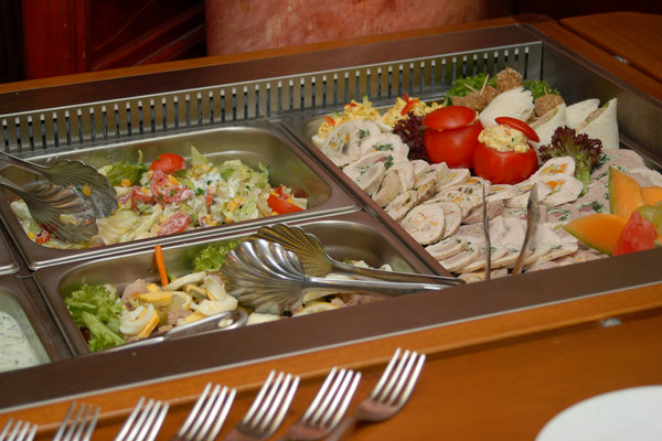 Our Pension and Restaurant awaits its guests along main road 65, at Honv�d street 73, in a cozy environment, only 1500 meters away from highway M7. The area of the pension covers 8000 m2 in size, and it is located ca. 3,5 Kms away from Lake Balaton.
