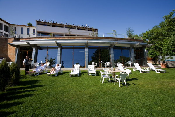 Wellness Hotel Residence Si�fok is one of the most beautiful and newest hotels of the southern shore of Lake Balaton. The impressive building, which also possesses some unique architectural features, is located 150 m far from the lake.