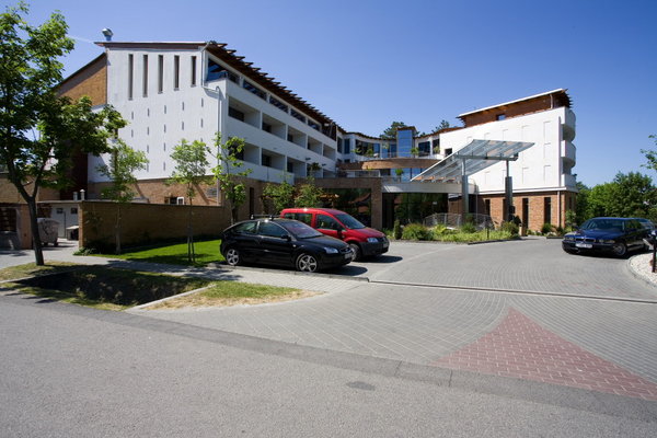 Wellness Hotel Residence Si�fok is one of the most beautiful and newest hotels of the southern shore of Lake Balaton. The impressive building, which also possesses some unique architectural features, is located 150 m far from the lake.