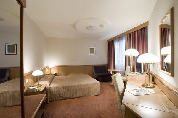 The Hotel Taverna is a 4-star hotel in Budapest - situated in the inner-city of Budapest, as the only one in the in elegant pedestrian and shopping street, which is called Vci utca.