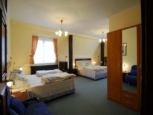 The Villa Rosa Pension is located is one of the most beautiful areas of Budapest, 10 km far from the downtown, surrounded by the Buda hills.