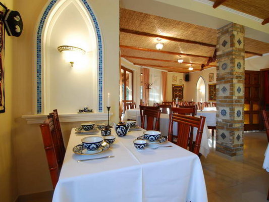 The Villa Rosa Pension is located is one of the most beautiful areas of Budapest, 10 km far from the downtown, surrounded by the Buda hills.