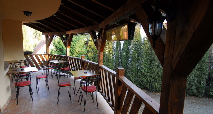The Villa Rosa Pension is located is one of the most beautiful areas of Budapest, 10 km far from the downtown, surrounded by the Buda hills.
